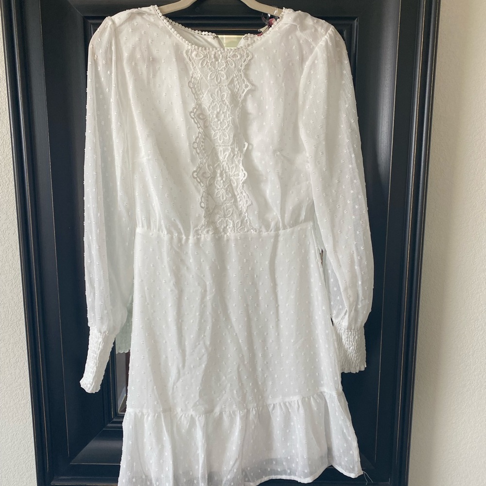 White dress from Fehrnvi online boutique